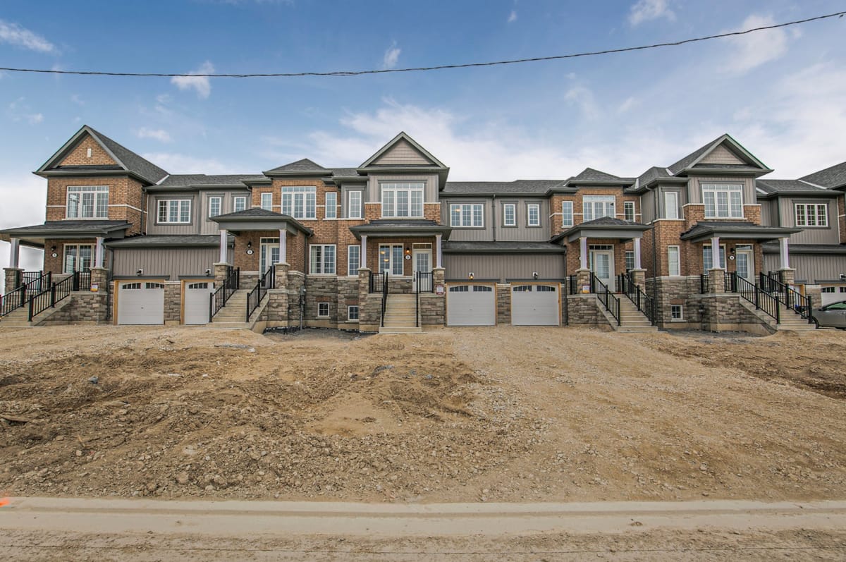 SUNNIDALE IN WASAGA BEACH TOWNHOMES & SEMI-DETACHED